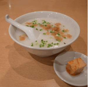 投稿についてもっと詳しく 中華のおかゆは好きですか？腐乳（フーチュウ、Fermented Bean Curd）を混ぜて食べたことはありますか？クチンの腐乳の様子について