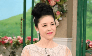 投稿についてもっと詳しく 美貌と実力を兼ね備えた演歌の女王、藤あや子の魅力