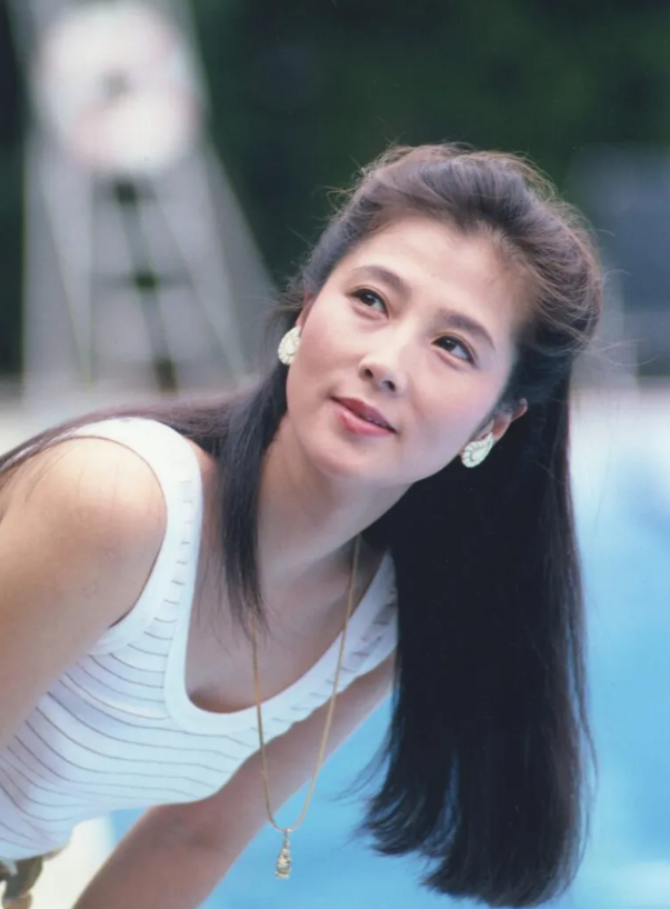 あなたが現在見ているのは 「すこし愛して、ながーく愛して」――女優・大原麗子が貫いた孤高の美学と、家族に捧げたその生涯