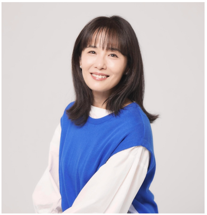 あなたが現在見ているのは 【富田靖子】デビュー40周年を超えて。清純派アイドルから「変幻自在の実力派」へ、進化し続ける女優の素顔