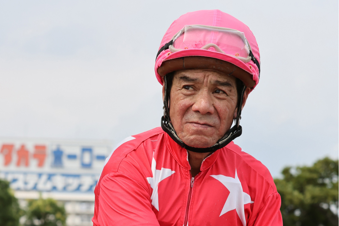 あなたが現在見ているのは 【不滅の帝王】的場文男、51年・7,424勝の蹄跡。ストイックな「勝負師」が引退後に語った本音と、踊り続けた魂の記録