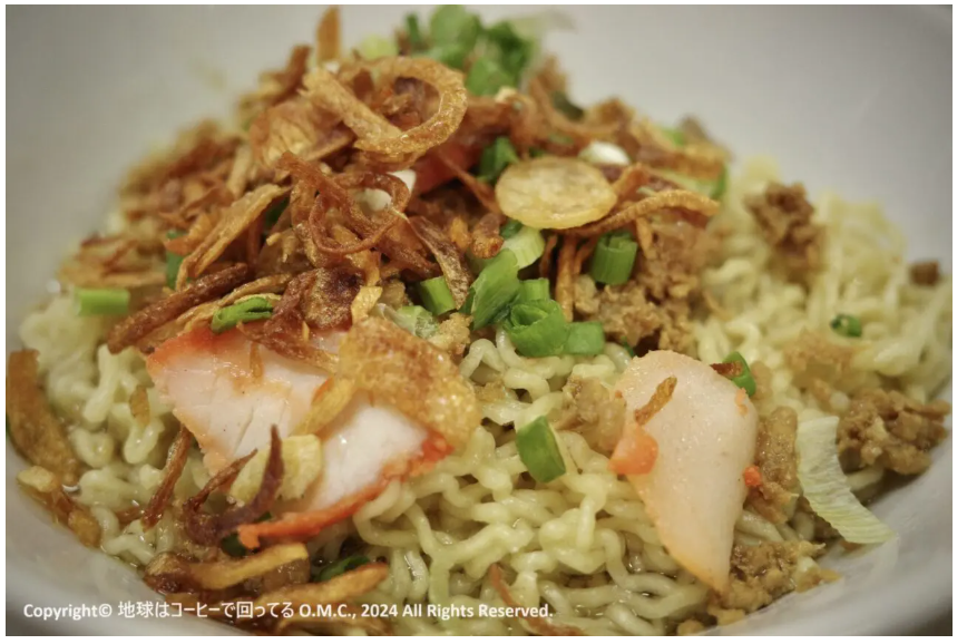 投稿についてもっと詳しく クチン名物コロミーとカンパンミーの違いとは？シブで食べ比べるサラワク麺の楽しみ方