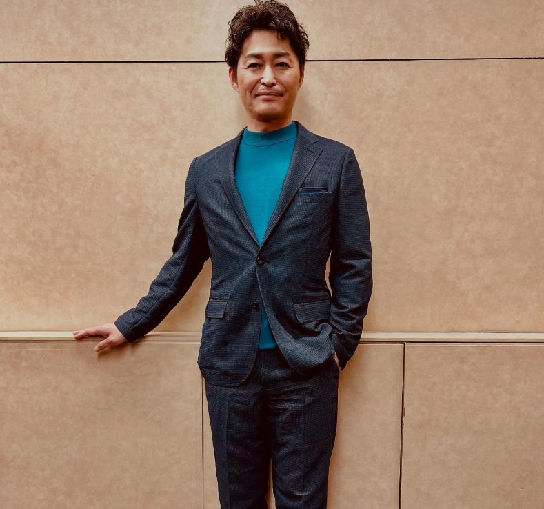 あなたが現在見ているのは 【怪優・安田顕】大学時代の「逃げ」から始まった俳優道。下積みを支えた愛と遅咲きのブレイクまでの軌跡